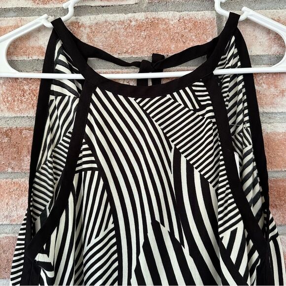 Zara Abstract Striped Tie Back Tank Top NEW Women’s XS Black White - Picture 2 of 9